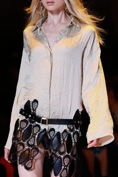 Look 2